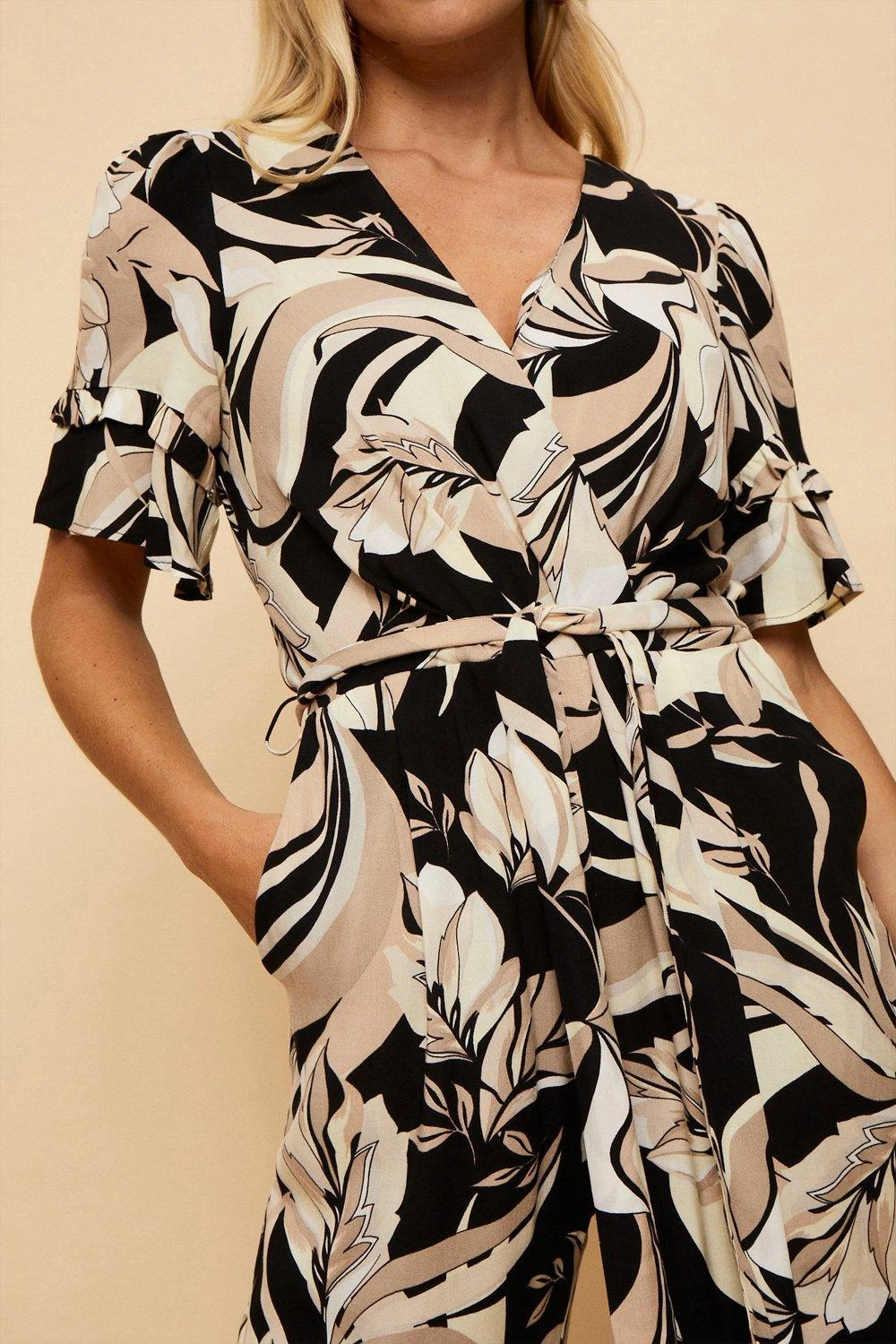 Wallis Petite Mono Leaf Printed Jumpsuit - Image 4
