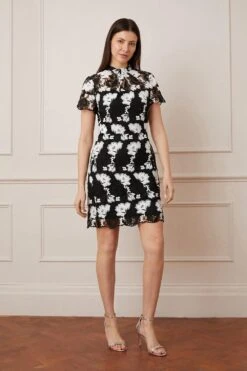 Wallis Mono Lace Shift Dress