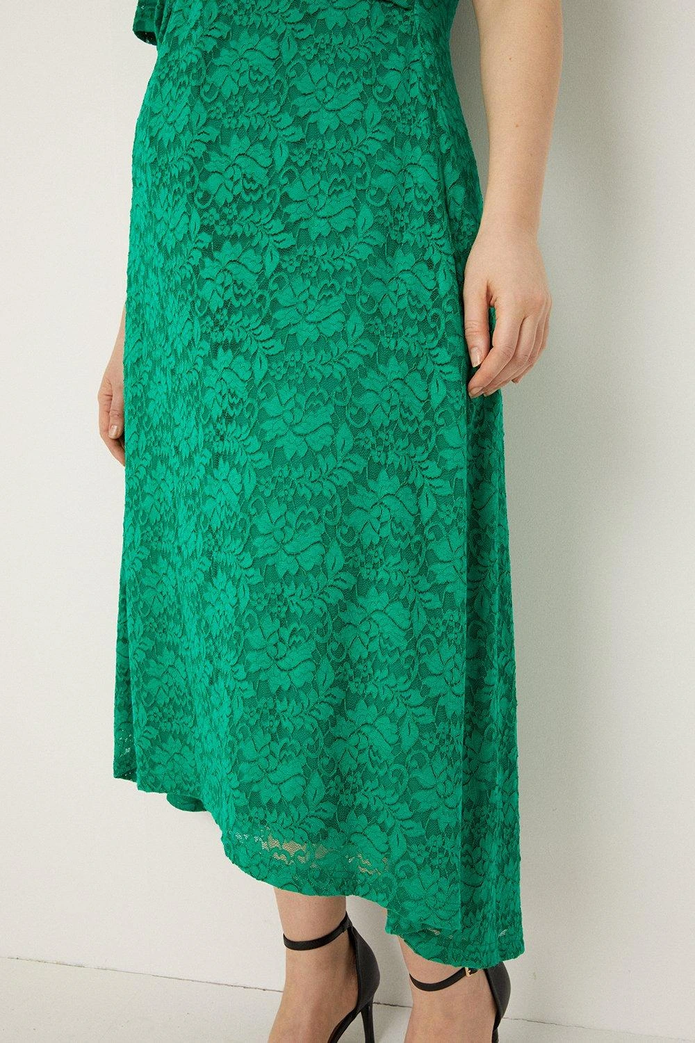 Wallis Curve Lace Angel Sleeve Twist Midi Dress - Image 6