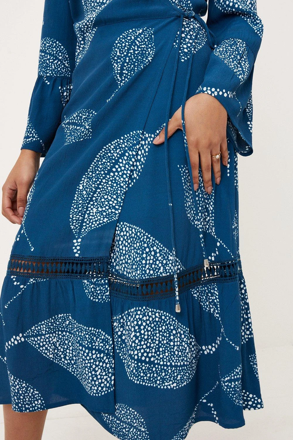Wallis Petite Navy Leaf Wrap Dress - Image 2