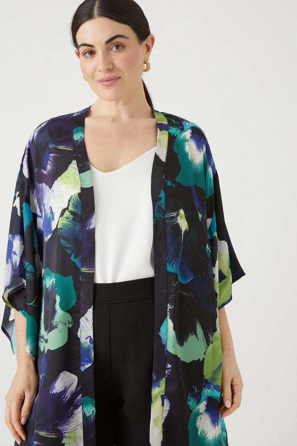 Wallis Curve Photographic Floral Satin Kimono - Image 2