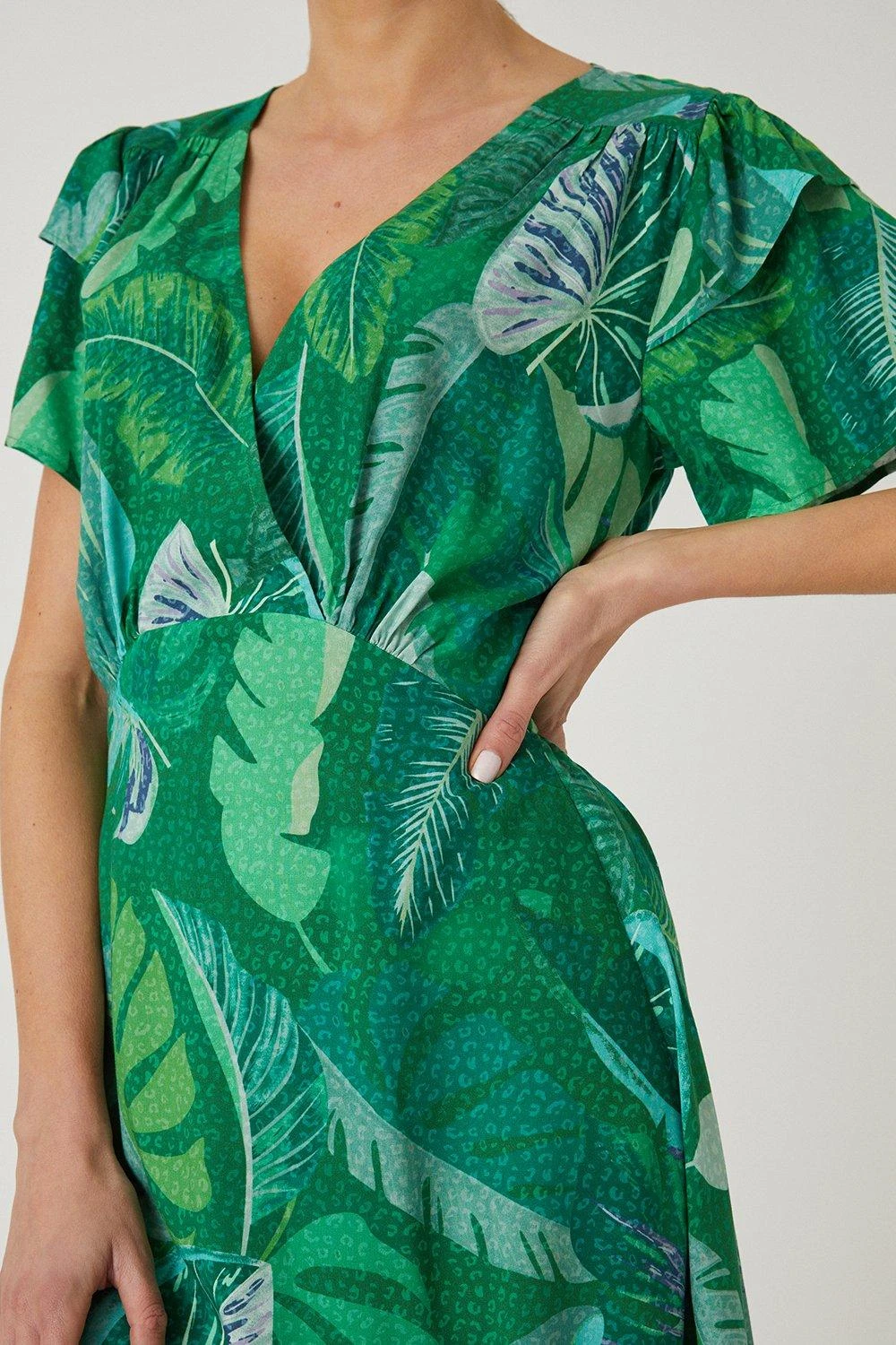 Wallis Tall Green Palm Midi Dress - Image 2