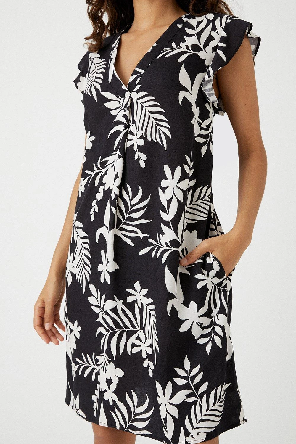Wallis Petite Mono Palm Shift Dress - Image 2