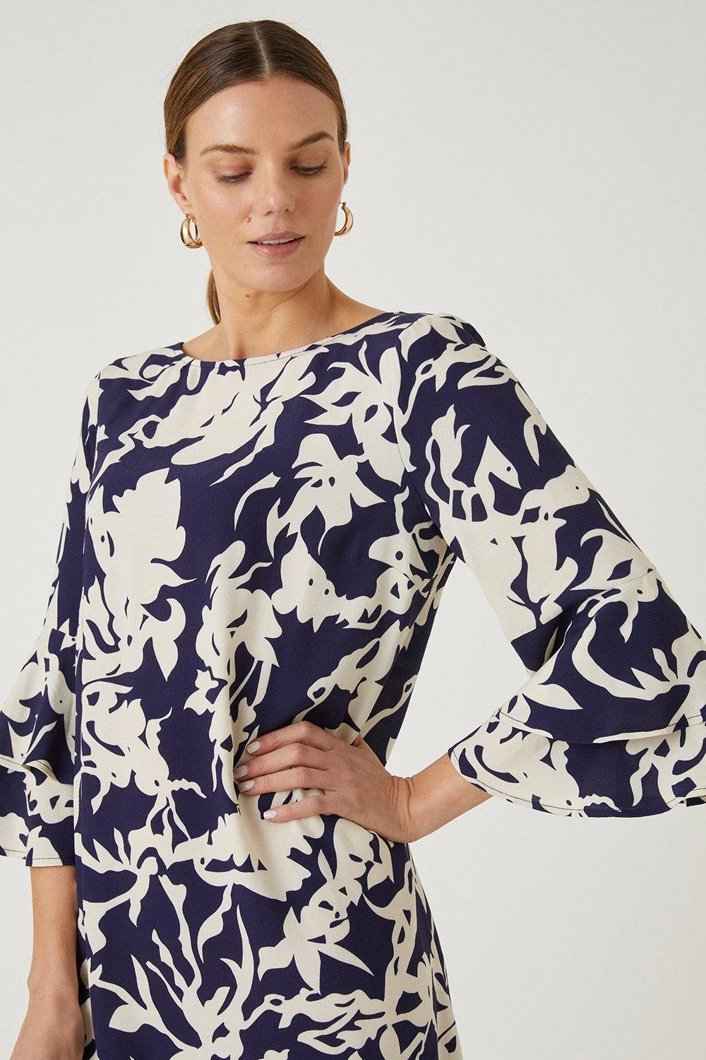 Wallis Mono Shadow Floral Shift Dress - Image 2