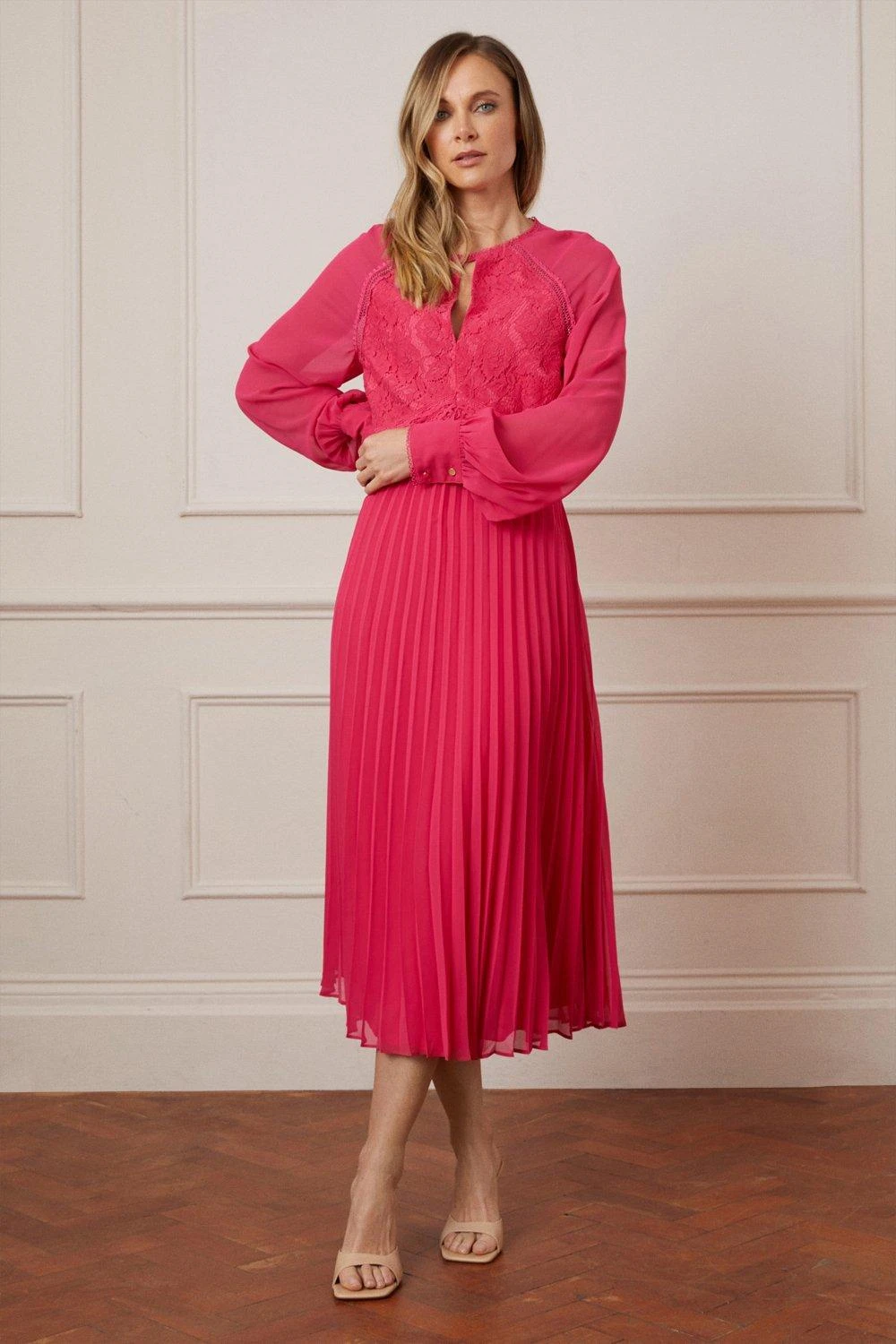 Wallis Tall Lace Insert Pleated Midaxi Dress